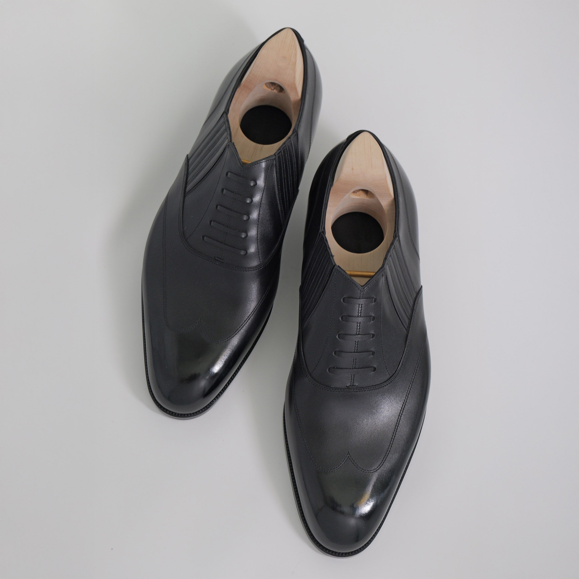 Bespoke Imitation Wing-Tip Design Side Elastic in Black Calf Leather “TANNERIES DU PUY CHATEAUBRIAND”-2