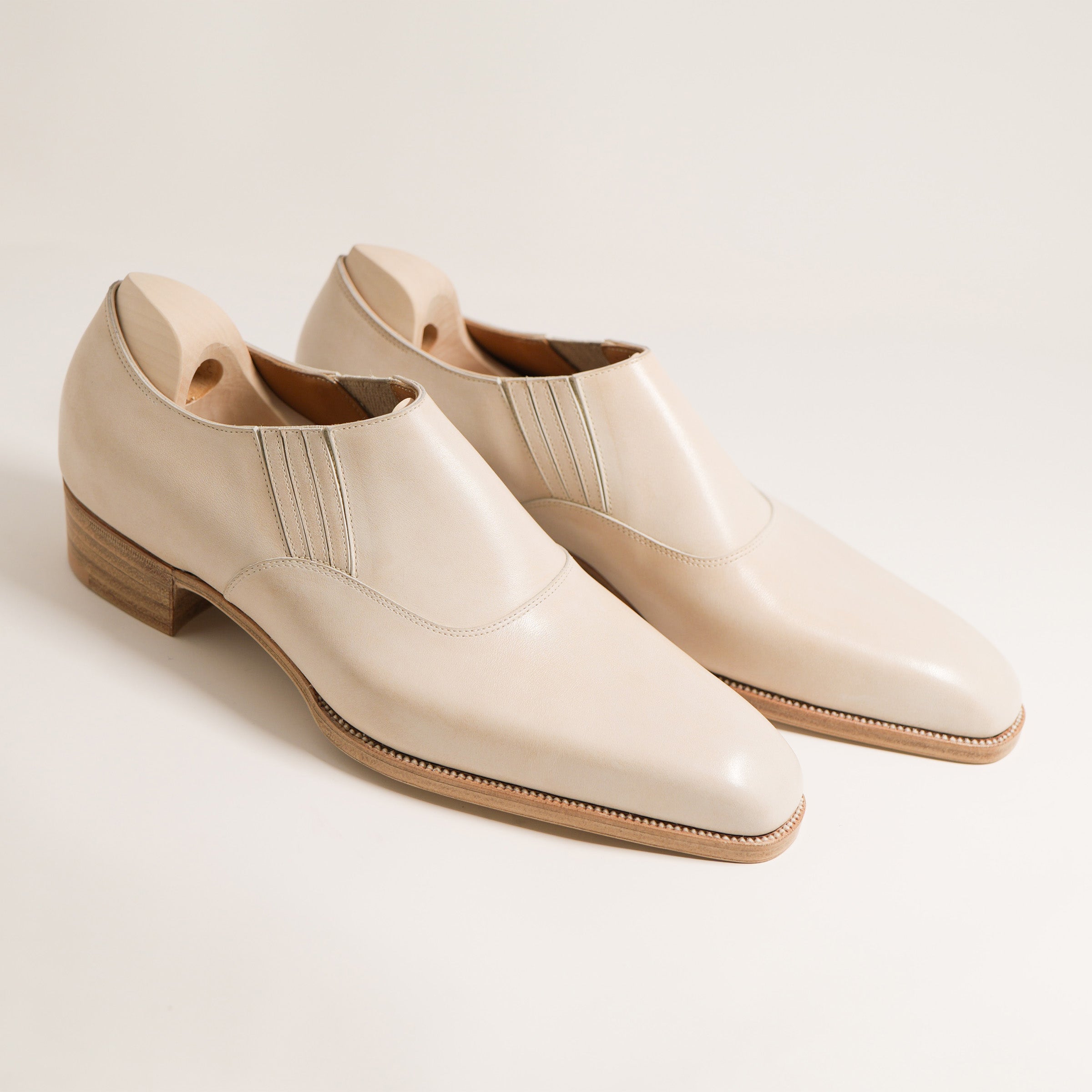 Bespoke Plain-Toe Side Elastic in Off-White Calf Leather “TANNERIE D’ANNONAY VEGANO”-1