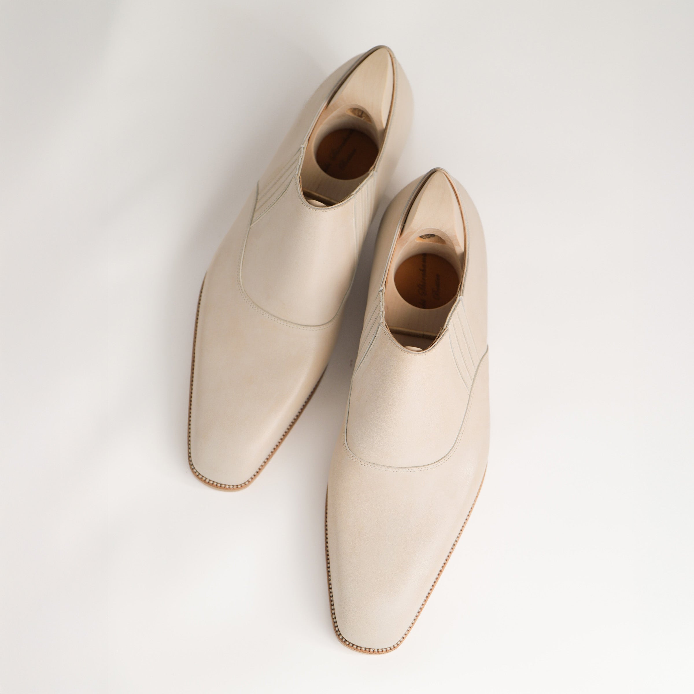 Bespoke Plain-Toe Side Elastic in Off-White Calf Leather “TANNERIE D’ANNONAY VEGANO”-2