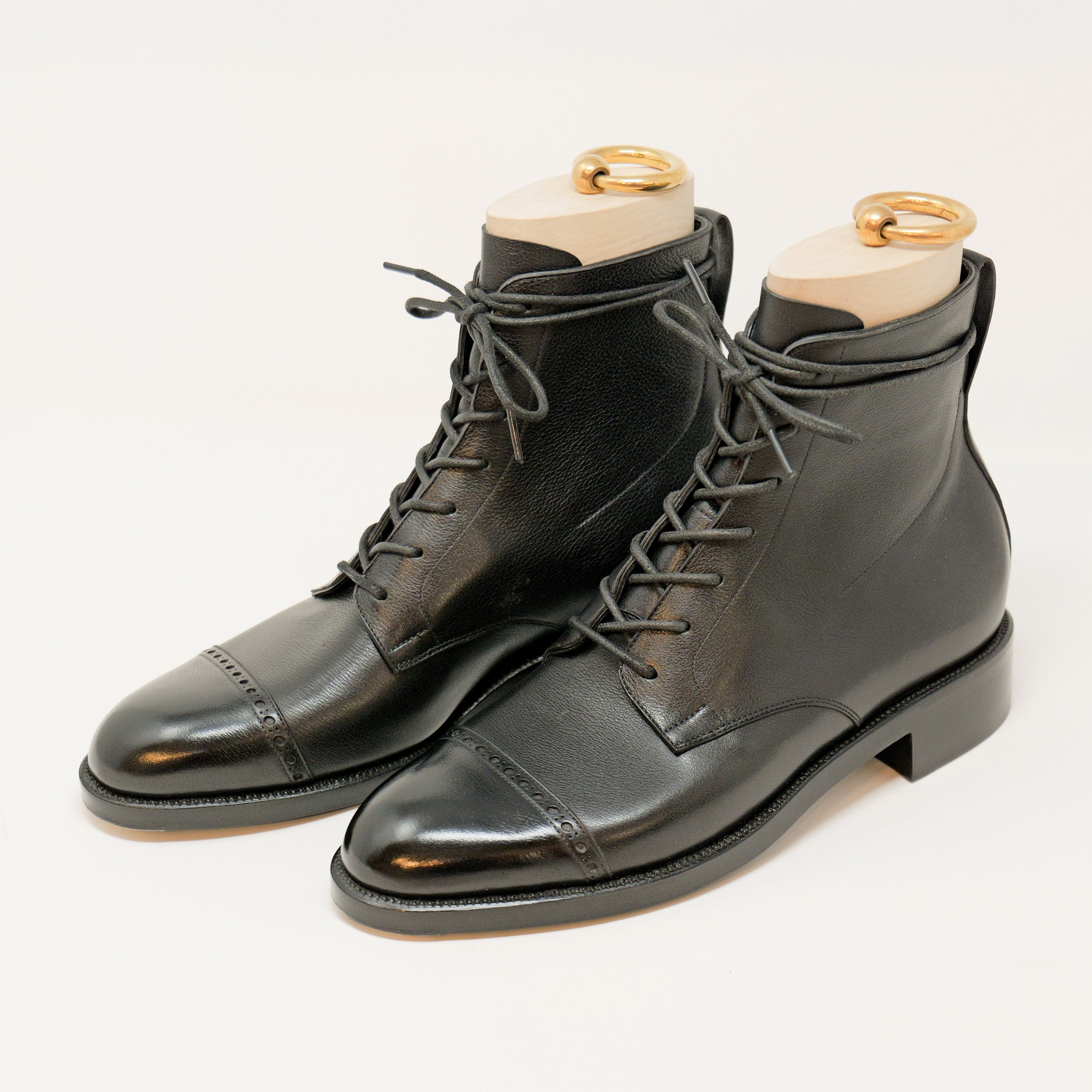 Bespoke Punched Cap-Toe Lace-Up Boots in Black Shrink Leather “TANNERIES DU PUY”-1