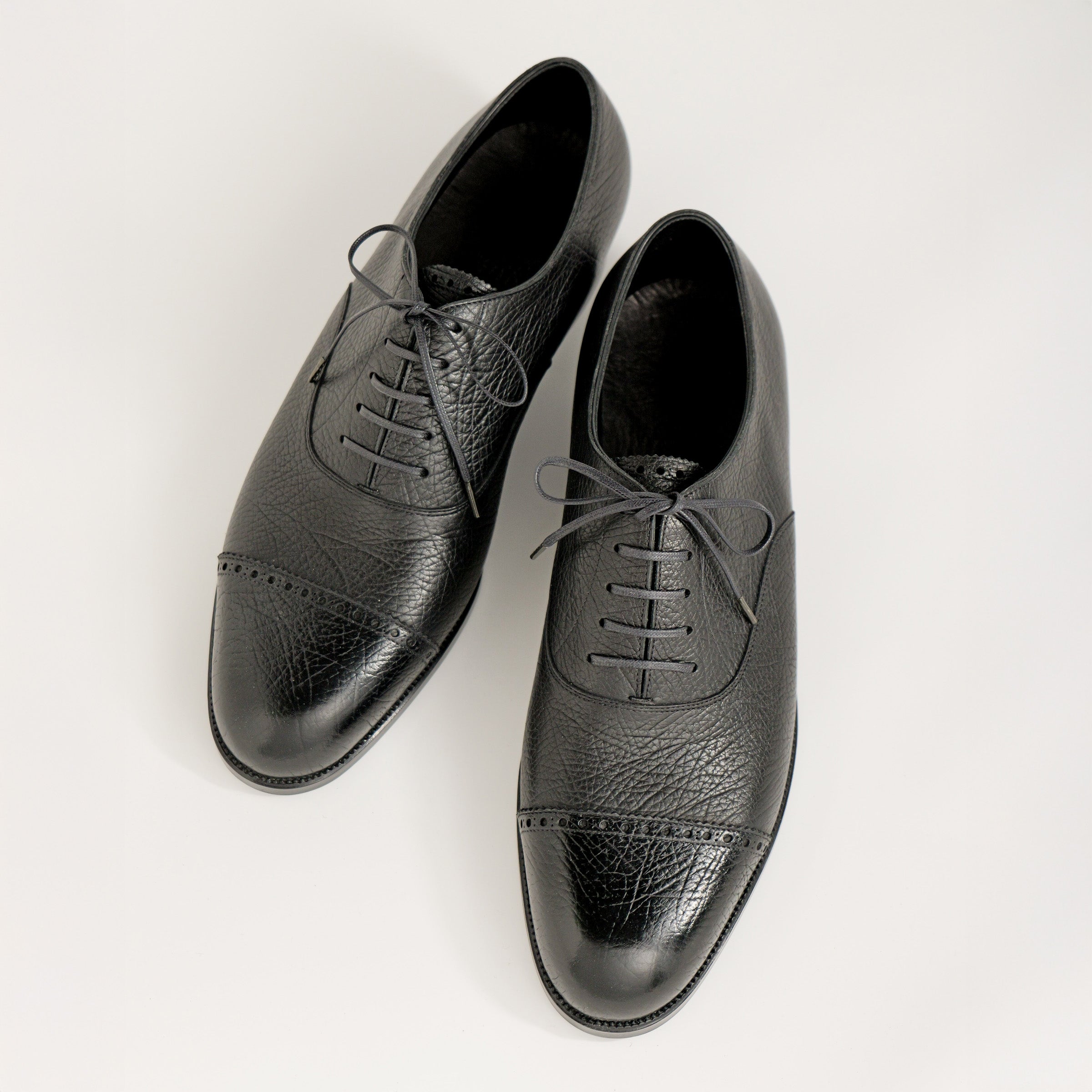 Bespoke Punched Cap-Toe Oxford in Black Shrink Leather “TANNERIE D’ANNONAY GRIFFE”-1