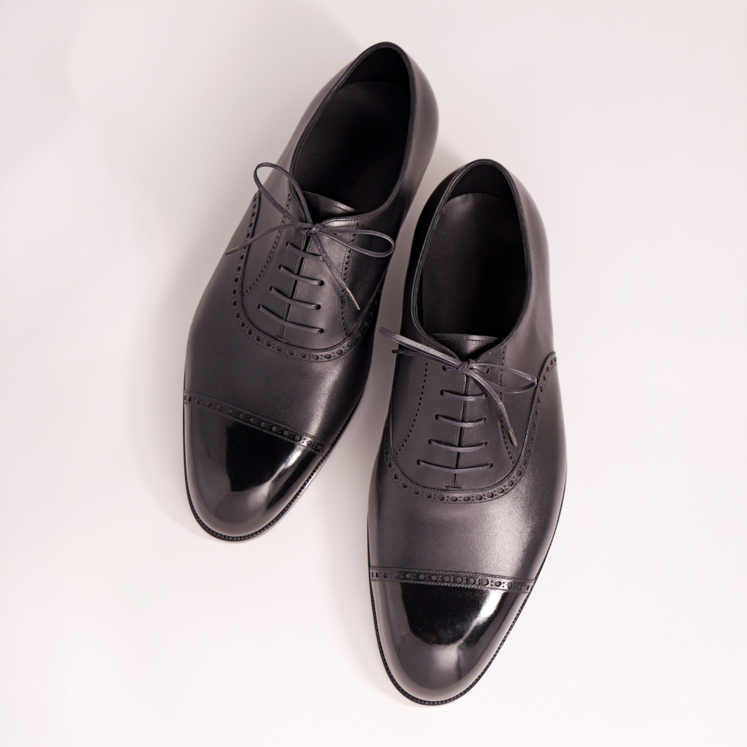 Bespoke Quarter-Brogue Oxford in Black Calf Leather “TANNERIES DU PUY CHATEAUBRIAND”-2