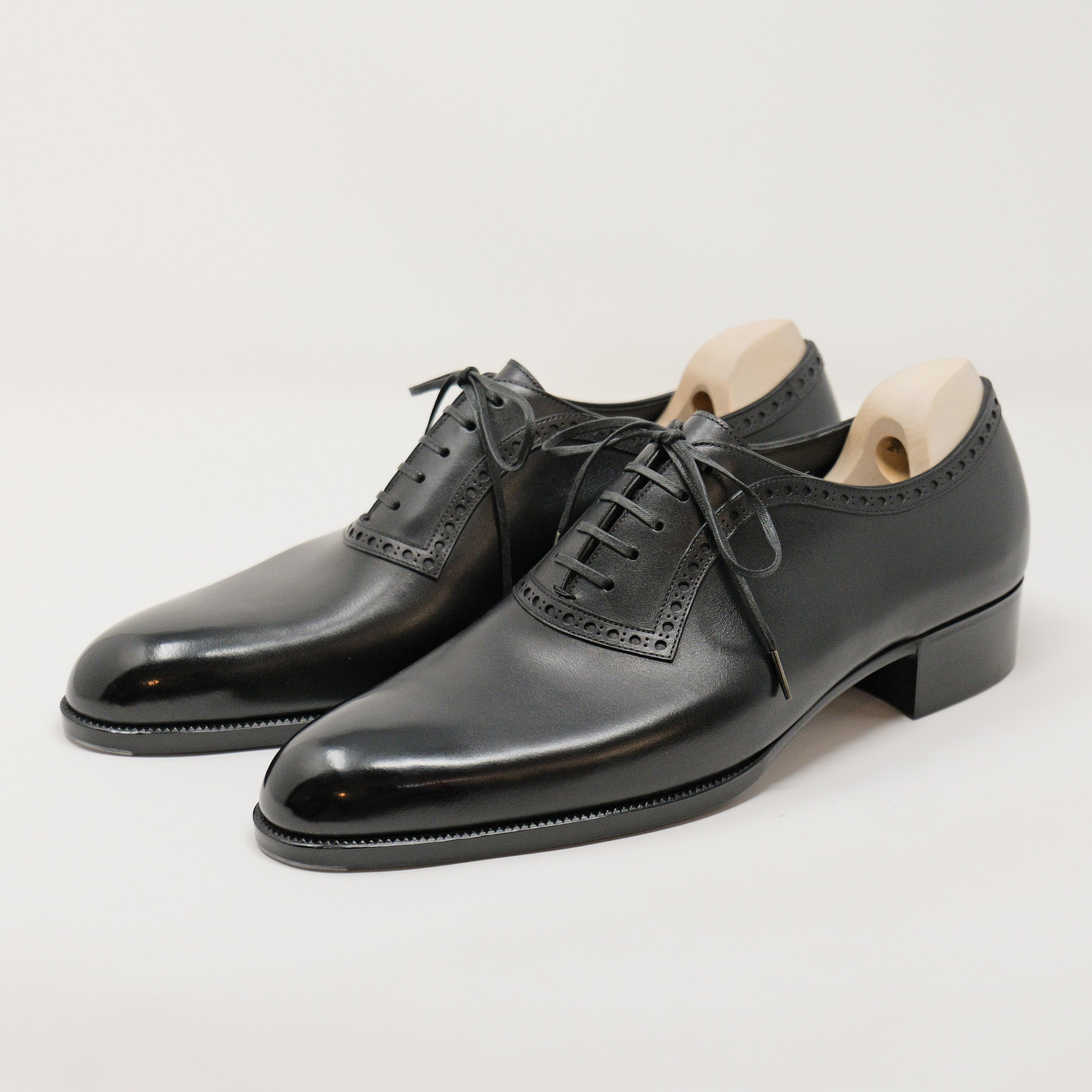 Bespoke Square-Cut Design Adelaide Oxford in black calf leather “TANNERIES DU PUY CHATEAUBRIAND”-1