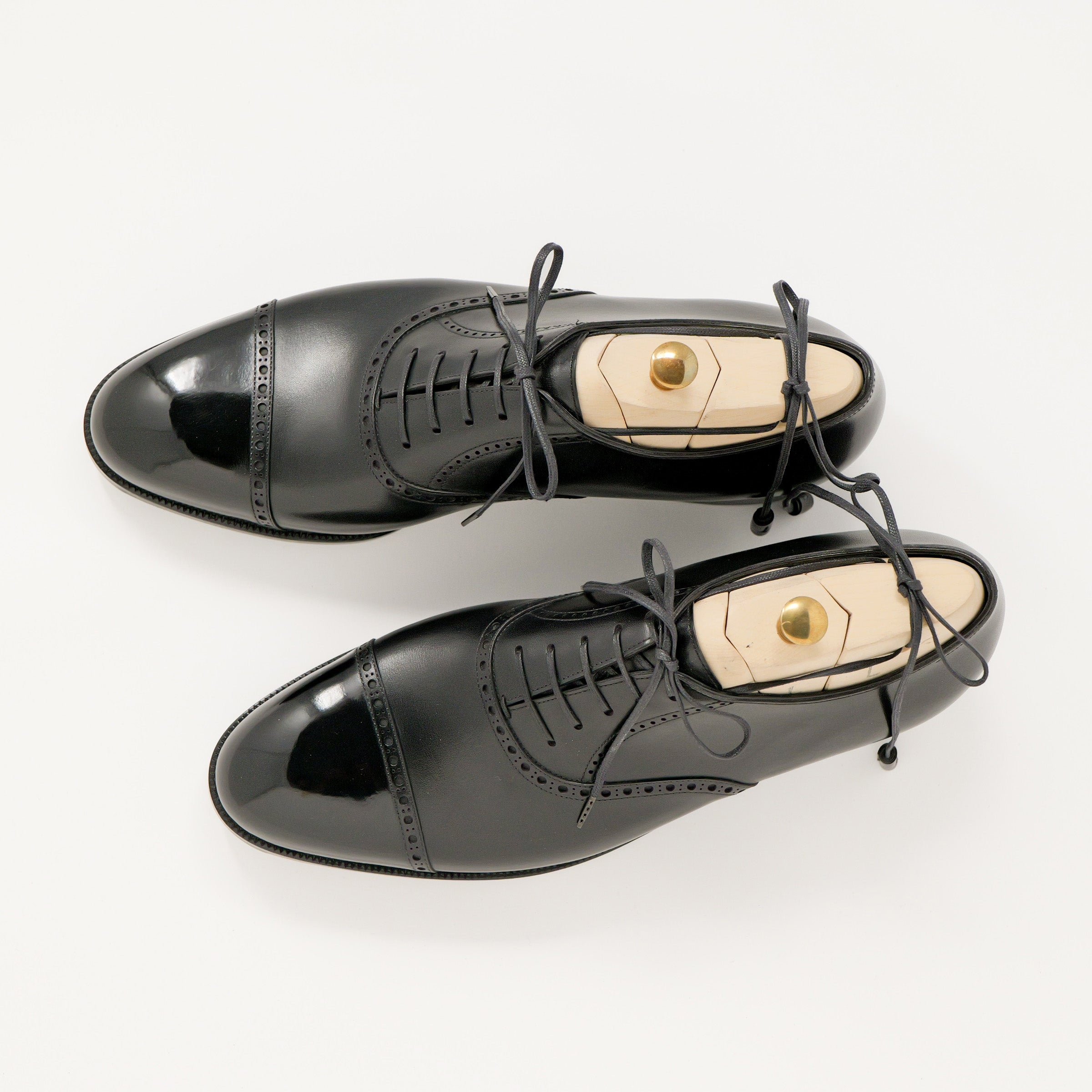 Bespoke Quarte-Brogue Oxford in Black Calf Leather “TANNERIE D’ANNONAY VOCALOU”