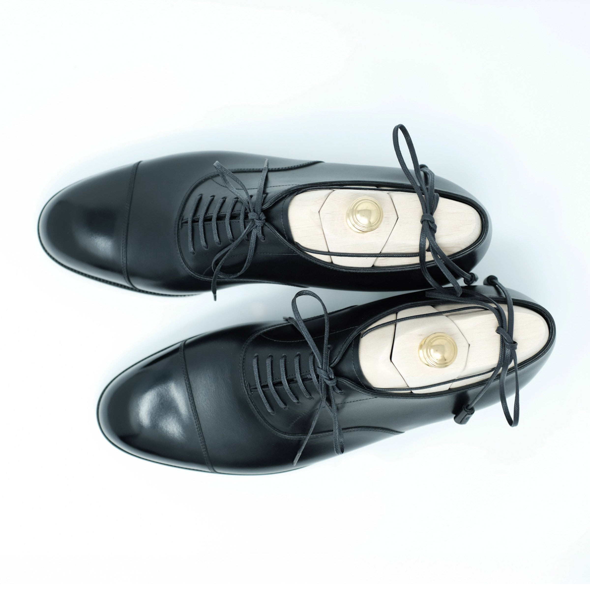 Bespoke Straight-Tip Oxford in Black Calf Leather “TANNERIE D’ANNONAY VOCALOU”