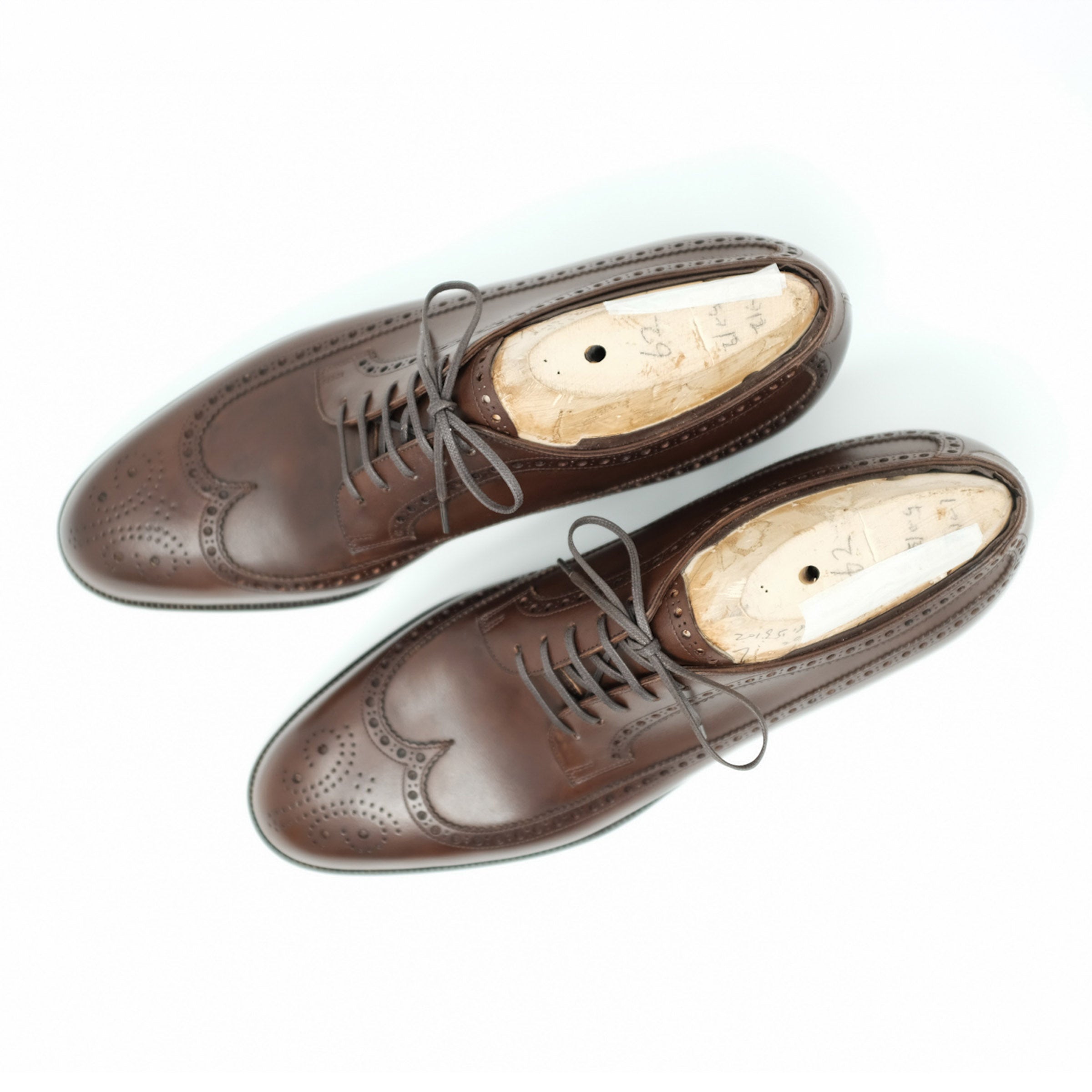 Bespoke Long Brogue Derby in Light Brown Calf Leather “TANNERIE D’ANNONAY VEGANO”