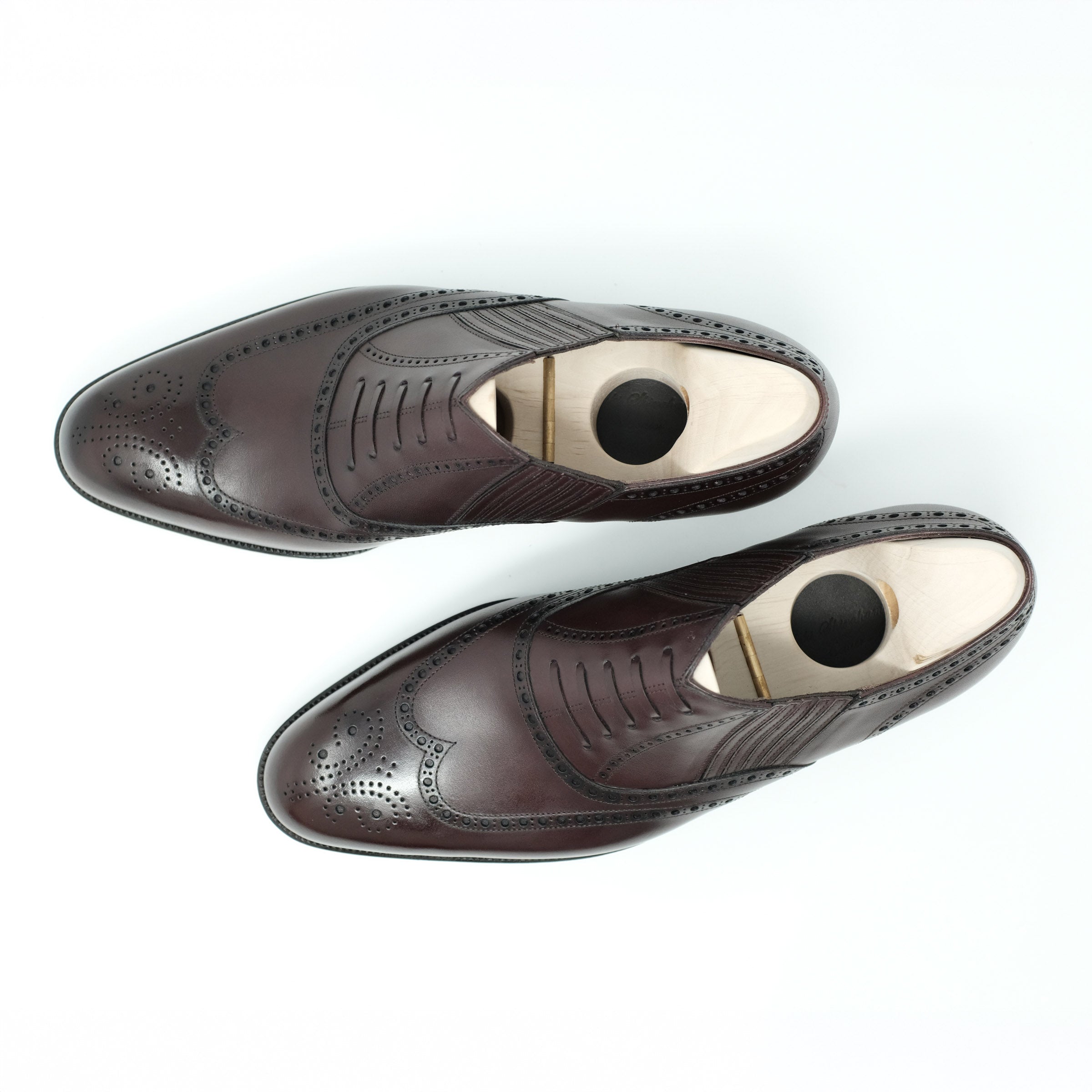 Bespoke Wing-Tip Side Elastic in Burgundy Calf Leather with Antique finish “TANNERIE D’ANNONAY VOCALOU”