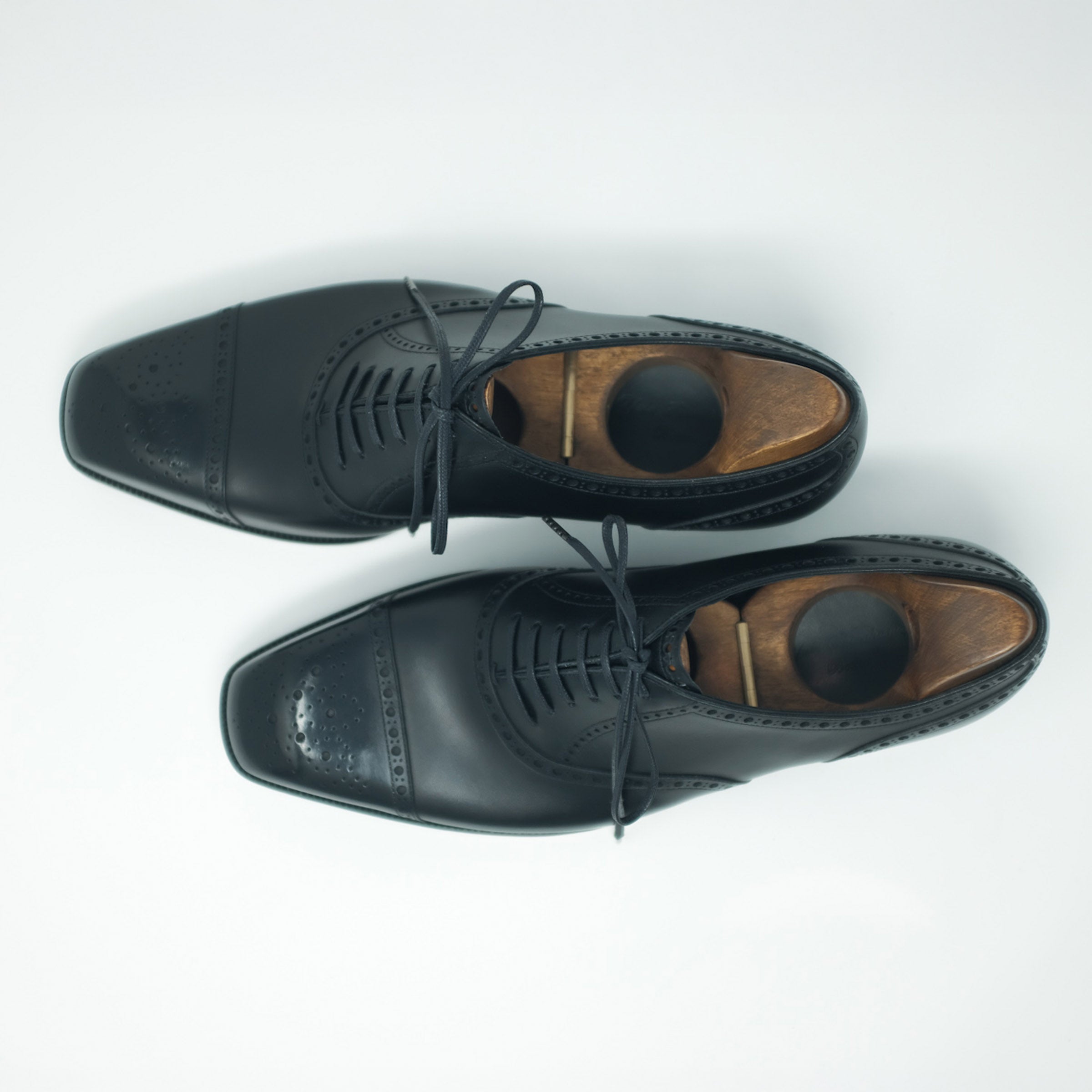 Bespoke Semi-Brogue Oxford in Black Box Calf Leather “TANNERIES DU PUY”