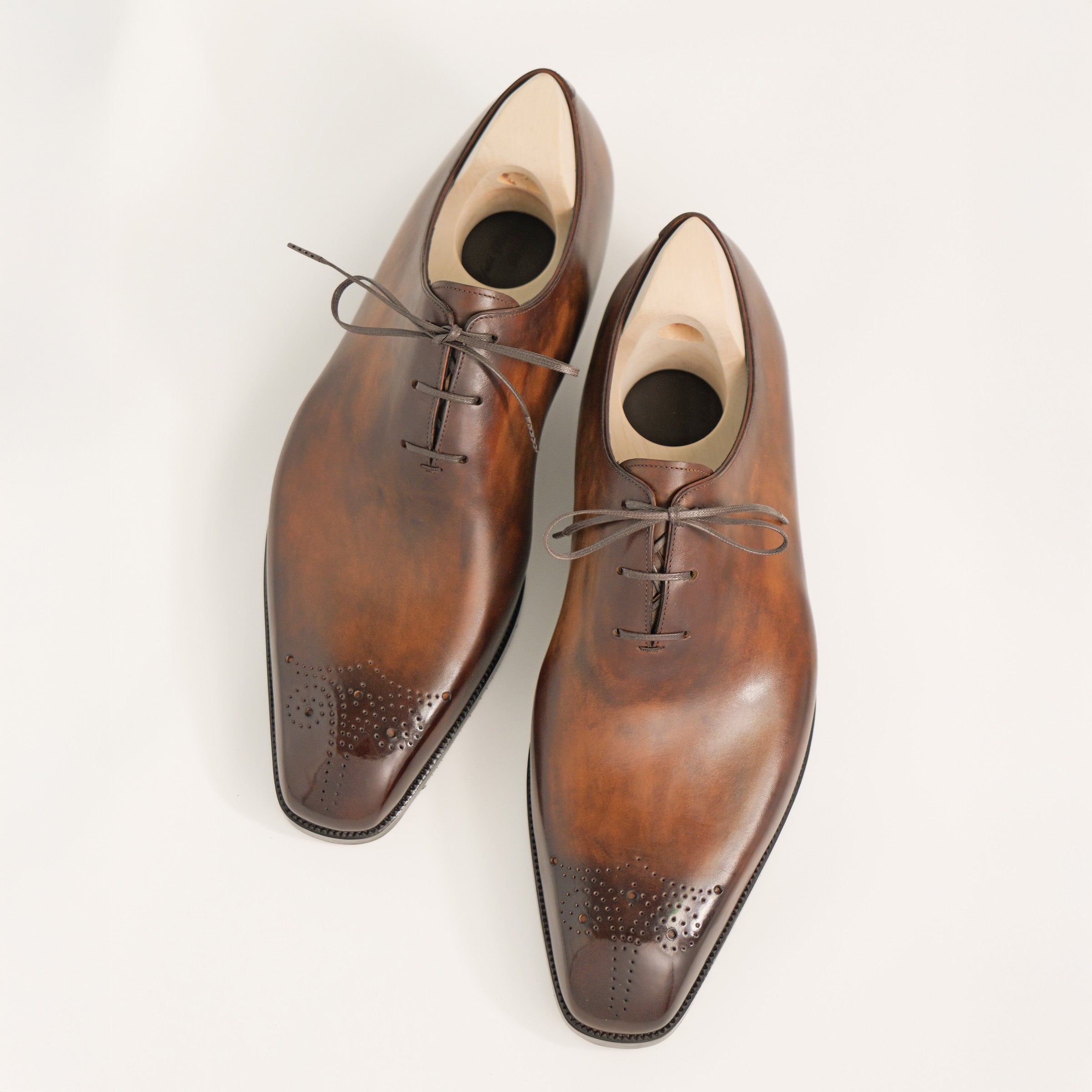 Bespoke Wholecut in Dark Brown to Light Brown Patina Leather “TANNERIE D’ANNONAY VEGANO 5538”