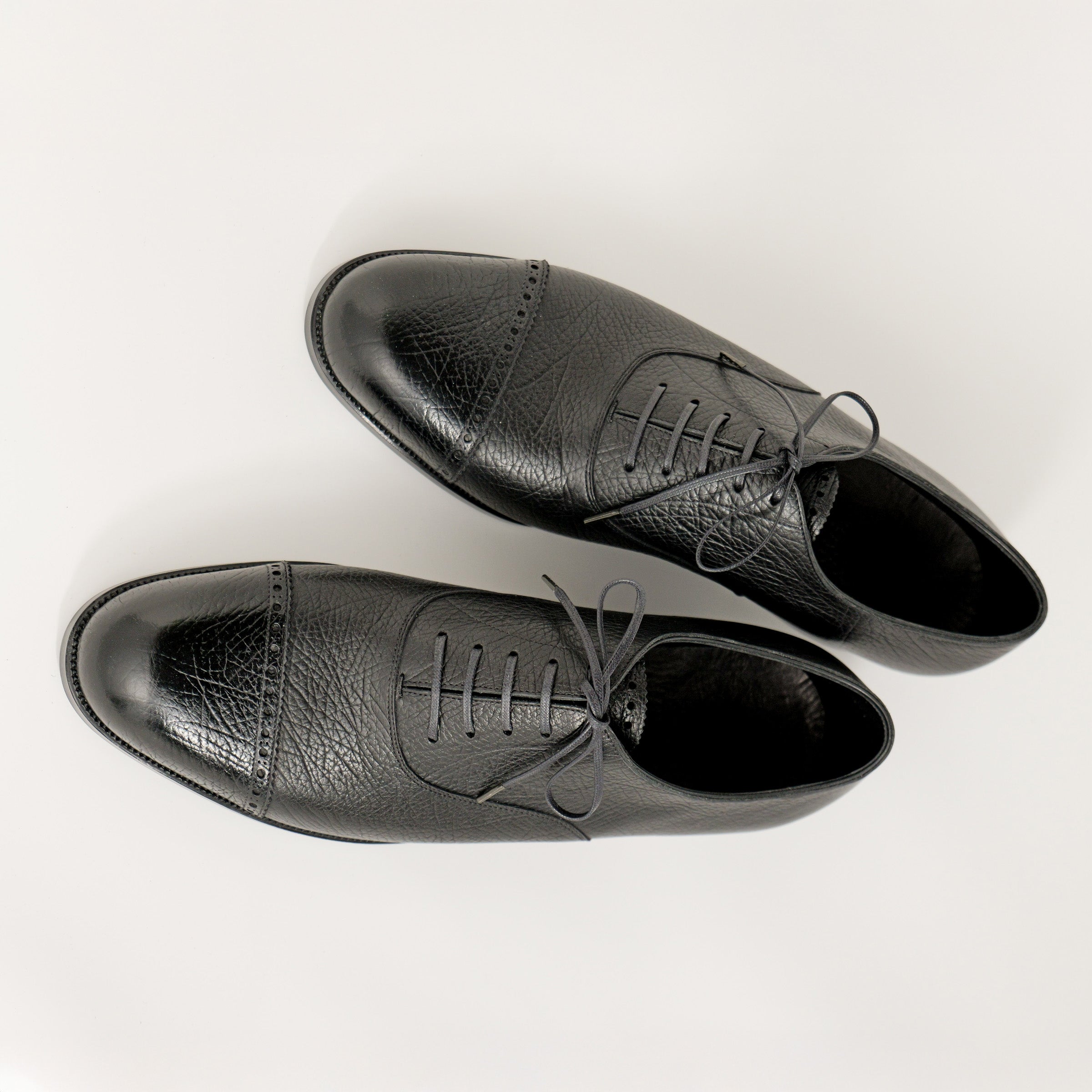 Bespoke Punched Cap-Toe Oxford in Black Shrink Leather “TANNERIE D’ANNONAY GRIFFE”-2