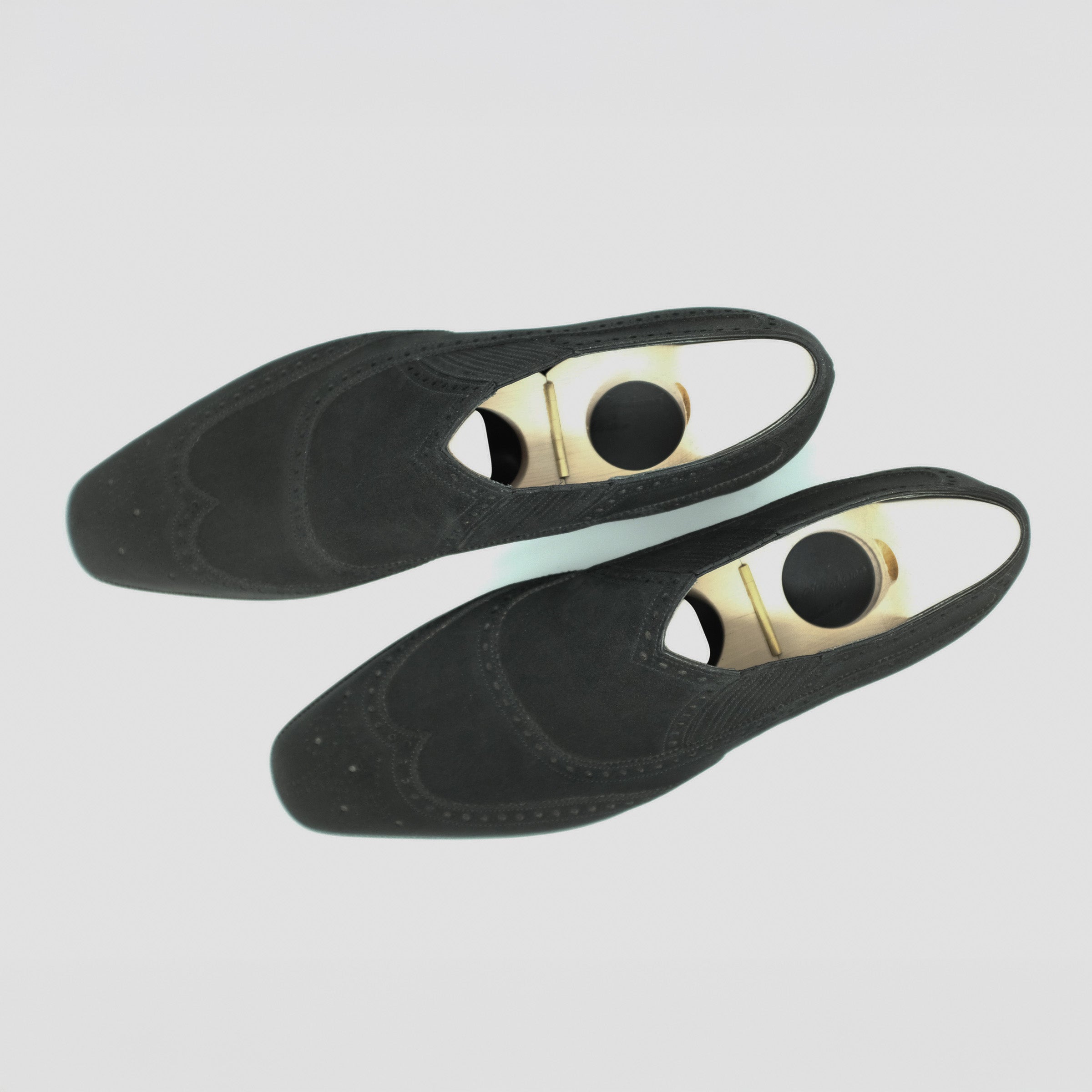 Bespoke wingtip long-vamp side elastic in black suede leather “C F.STEAD“