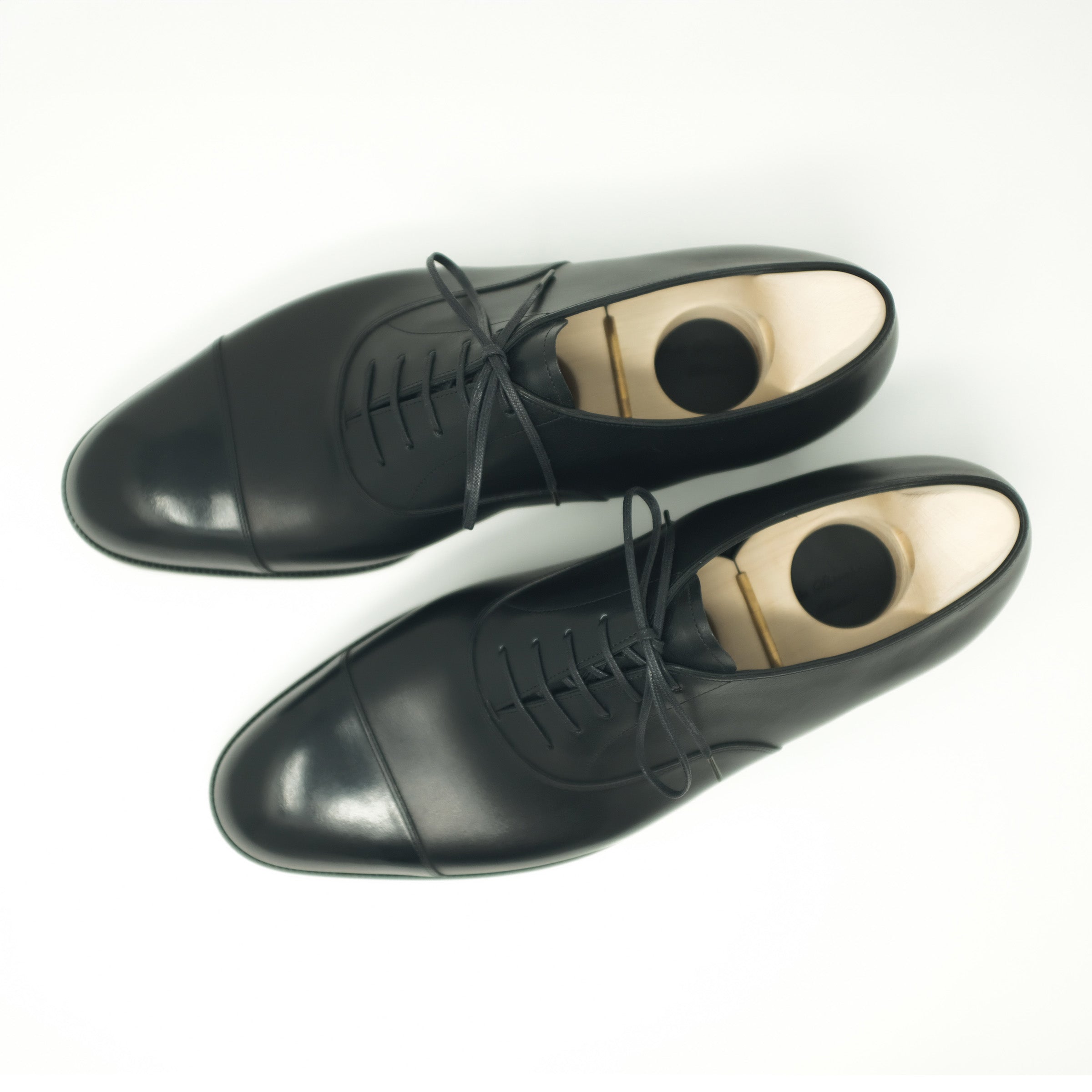 Bespoke Straight-Tip Oxford in Black Box Calf Leather “TANNERIES DU PUY”